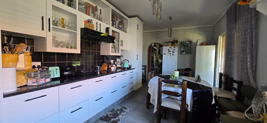 4 Bedroom Property for Sale in Randlespark North West